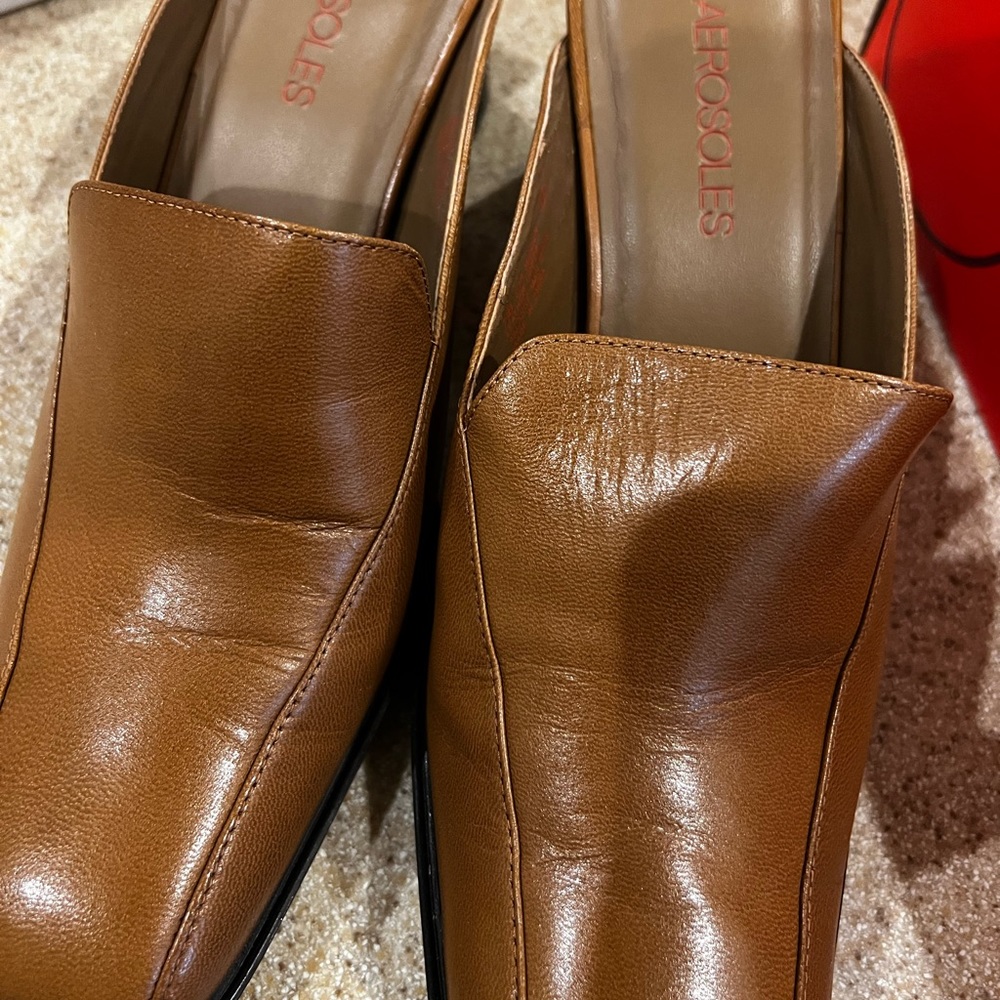 Close toe sandals